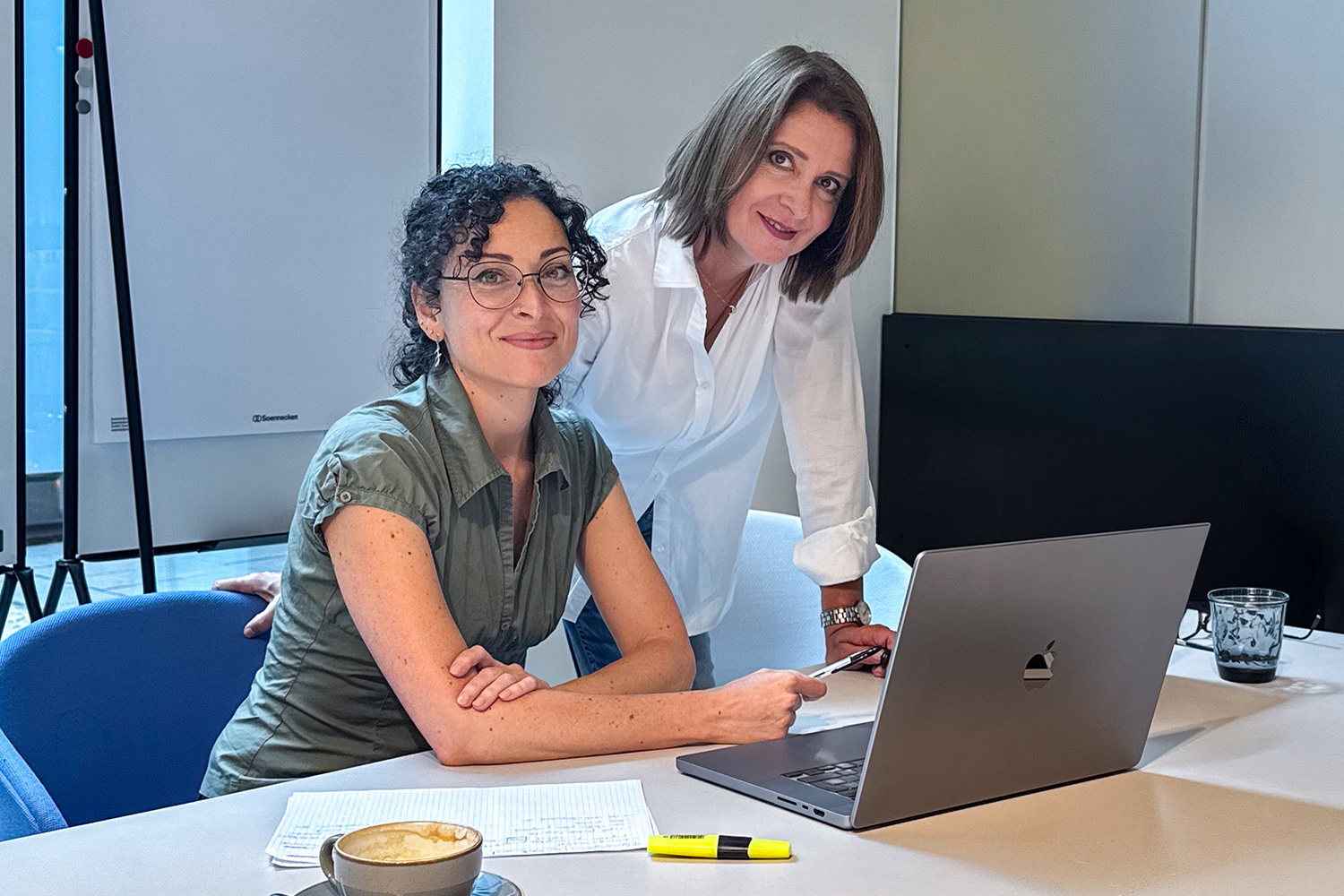 Ana Arias und Xenia Rabe-Lehmann von Commsgrow, der Kommunikationsagentur Berlin für Positionierung, Branding & Marketingberatung